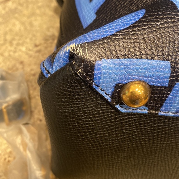 Gently used Burberry Graffiti bag - Picture 9 of 12